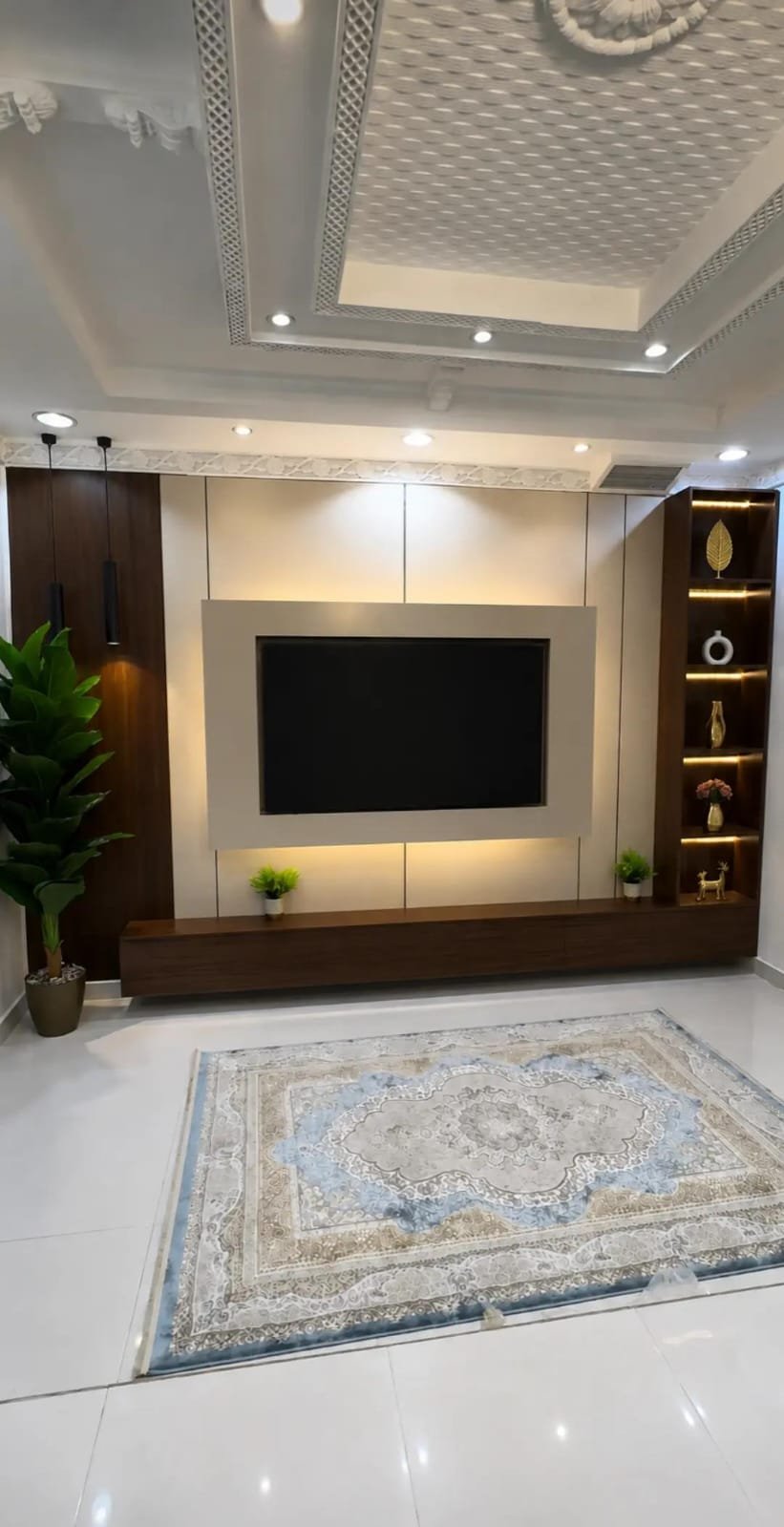 ديكورات شاشات التلفزيون في الرياض: تناسق المواد